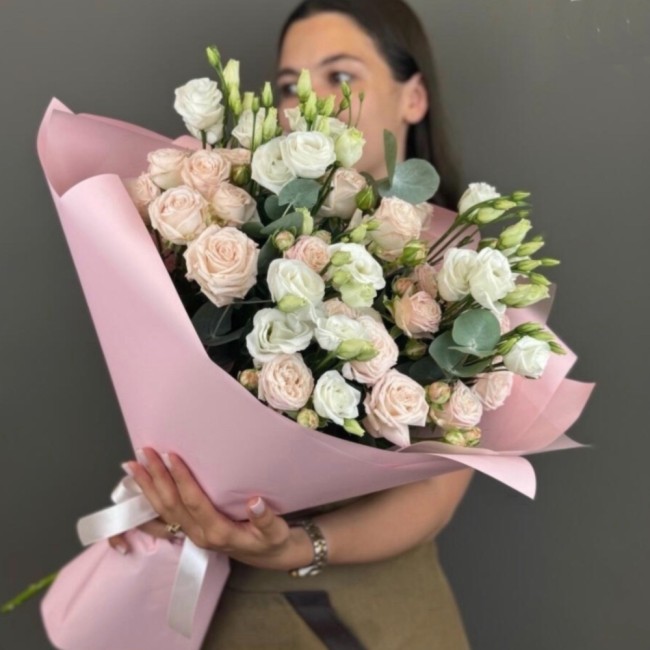 Букет цветов "Элеонора" Букет цветов "Элеонора"